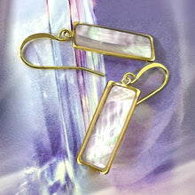 Load image into Gallery viewer, classic mother of pearl drop