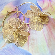 Load image into Gallery viewer, lacy flower hoops