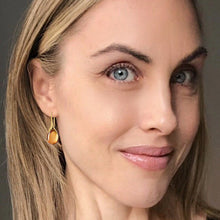 Load image into Gallery viewer, sleek topaz glass drop