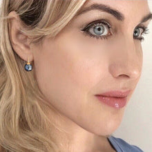 Load image into Gallery viewer, deep grey pearl hoops