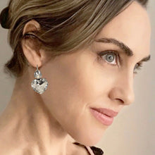 Load image into Gallery viewer, cuore Scintillante clear crystal earrings
