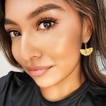 Load image into Gallery viewer, golden ginko leaf earrings
