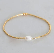 Load image into Gallery viewer, freshwater pearl & miyuki glass stretch bracelet set