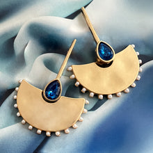 Load image into Gallery viewer, crystal & pearl elegant fan drop