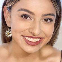Load image into Gallery viewer, sweet daisy drop earrings