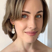 Load image into Gallery viewer, grande bellissima perla hoops