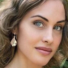 Load image into Gallery viewer, foglia drop earrings