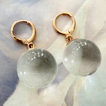 Load image into Gallery viewer, palla di lucite earrings
