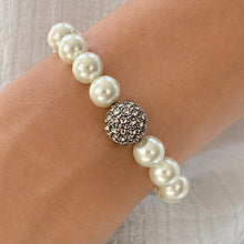 Load image into Gallery viewer, bracciale di perle con perla di cristallo