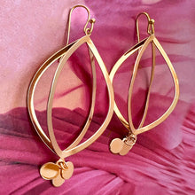 Load image into Gallery viewer, palloncino gold earrings
