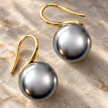 Load image into Gallery viewer, pretty gray pearl earrings
