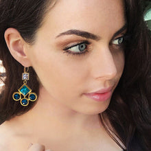 Load image into Gallery viewer, cosi bella crystal earrings

