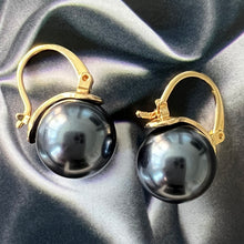 Load image into Gallery viewer, deep grey pearl hoops
