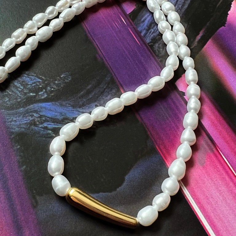 keshi pearl & gold bar necklace