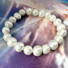 Load image into Gallery viewer, 12mm ringed pearl stretch bracelet
