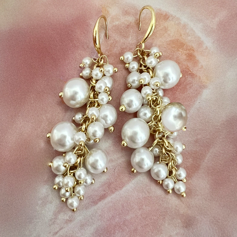 cluster di perle drop earrings