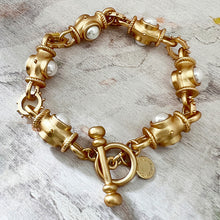 Load image into Gallery viewer, bold &amp; beautiful pearl bracelet
