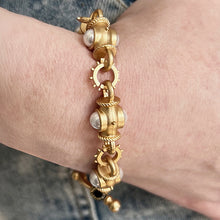 Load image into Gallery viewer, bold &amp; beautiful pearl bracelet
