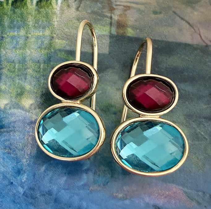 orecchini di cristallo blu e rosso
