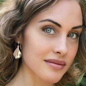 foglia drop earrings