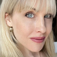 Load image into Gallery viewer, golden pearl earring
