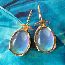 Load image into Gallery viewer, pietra di luna drop earrings
